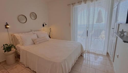 Two-Bedroom Apartment with Balcony and Sea View
