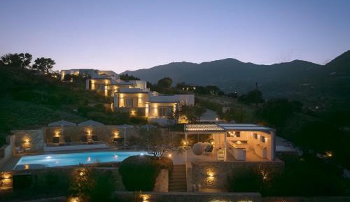 Studio Apartment with Sea View and Shared Heated Pool