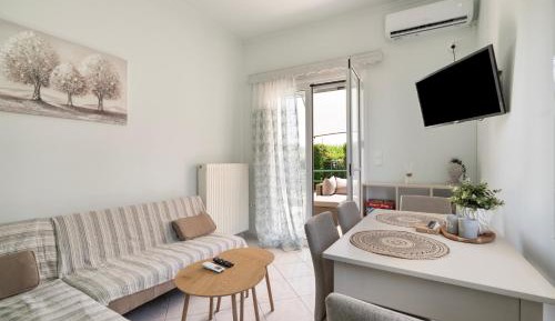 Two-Bedroom Deluxe Apartment with Garden View