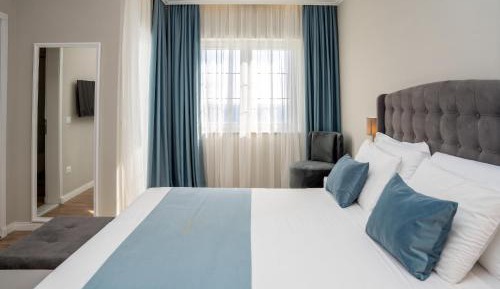 Deluxe Double Room with Balcony and Sea View