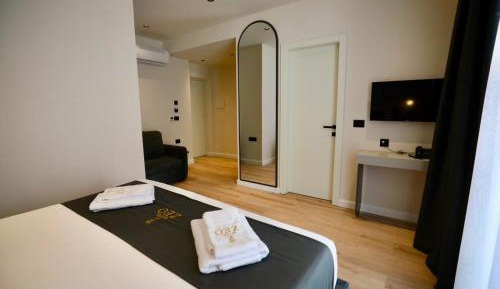 Deluxe Double Room with Balcony and Sea View
