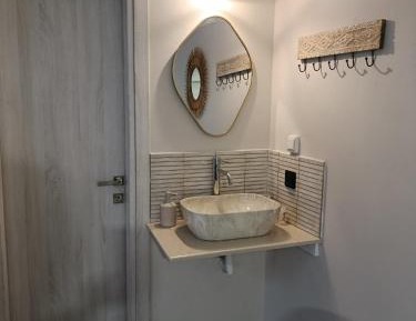 Studio Apartment with One Double Bed