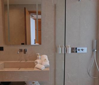 Avalon Swim Up Suite with Sea View