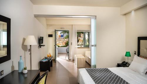 Suite with Garden View