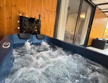 Suite with Hot Tub