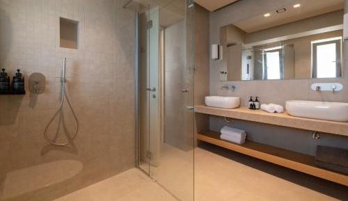 Pefkian Junior Suite