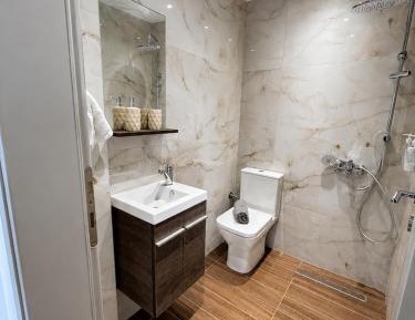Deluxe One-Bedroom Apartment with Garden View