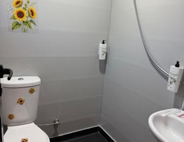 Deluxe Room (2 Adults + 1 Child)