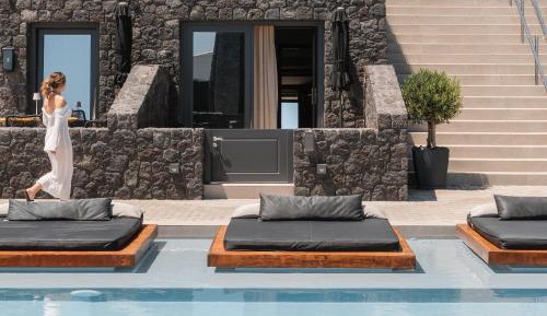 Junior Suite Pool Front