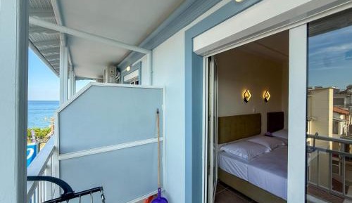 Triple Room with Sea View