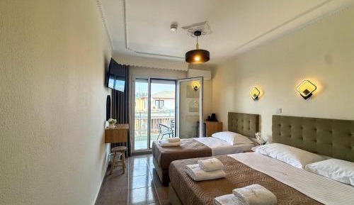 Deluxe Triple Room with Sea View