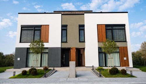 Semi House