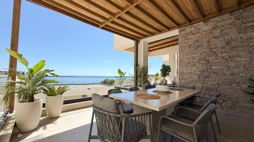 Villa - Beach Front