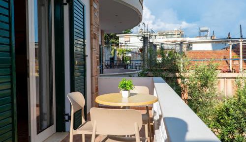Studio Apartment with Balcony