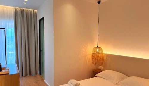 Deluxe Double Room with Balcony and Sea View