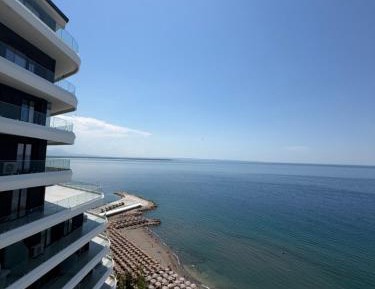 One-Bedroom Apartment - Sea Side