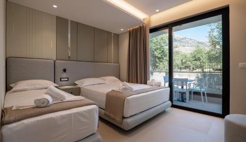Triple Room with Balcony