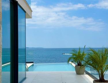 Villa - Beach Front