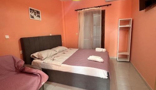 King Studio with Sofa Bed