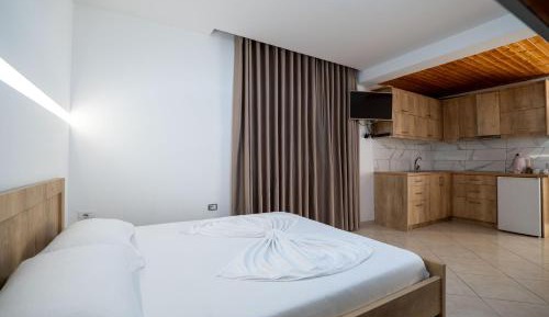 Quintuple Room