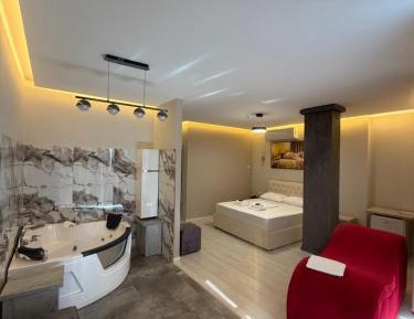 King Room with Spa Bath