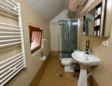 Basic Triple Room with Shared Bathroom