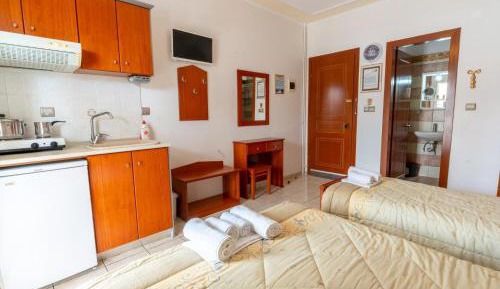 Classic Quadruple Room