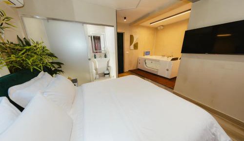 King Room with Spa Bath