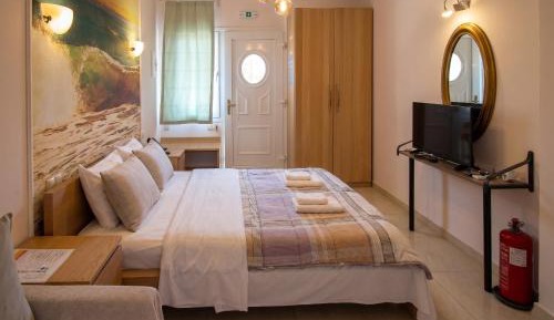 Studio (2 Adults)