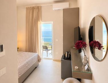 Double Room with Balcony and Sea View