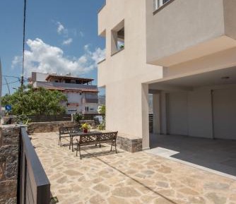 One-Bedroom Apartment with Sea View and Balcony