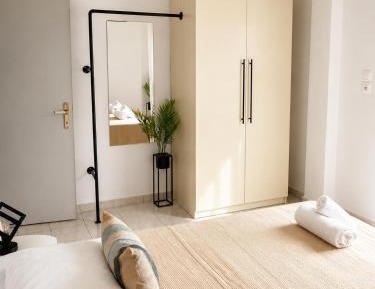 One-Bedroom Apartment - Sea Side