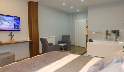 Double Room with Private Bathroom