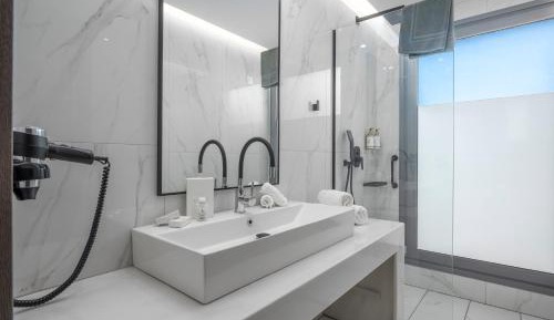 Junior Suite Sea View Elevated Ground Floor