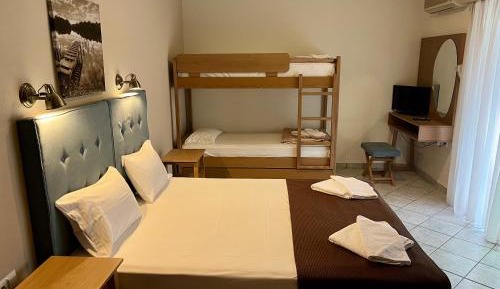 Deluxe Quadruple Room
