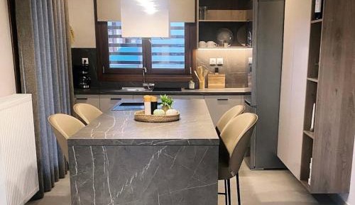 Two-Bedroom Deluxe Apartment with Balcony