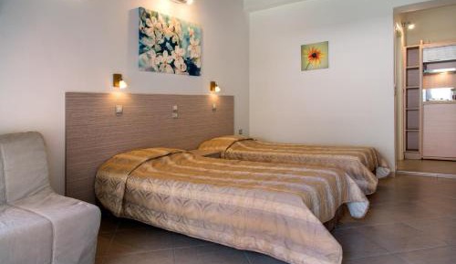 Studio (2 Adults)