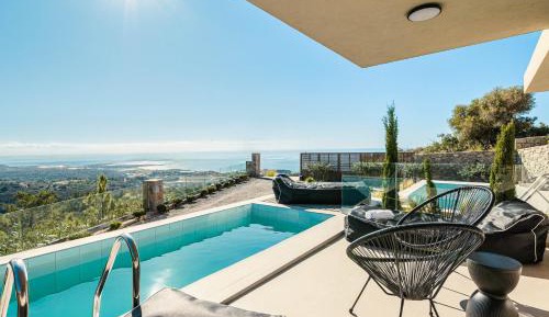 Suite with Private Pool