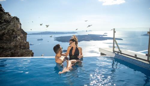 Angels infinity pool suite