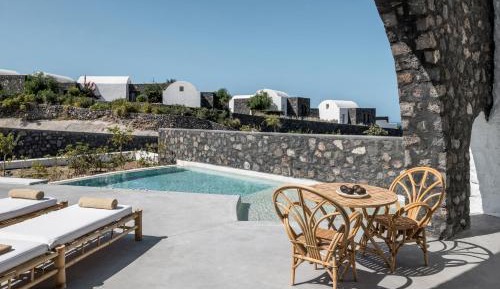 Pure Suite with Pool or Jacuzzi