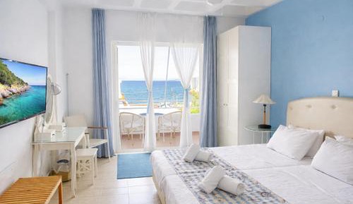 Studio with Sea View