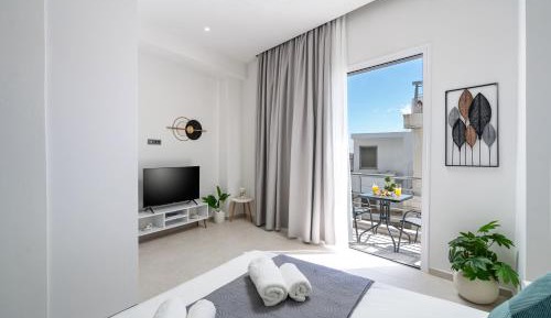 Deluxe One-Bedroom Apartment with City View