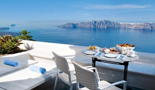 Junior Suite with Caldera View