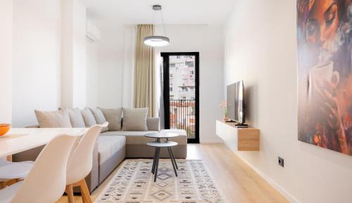 One-Bedroom Apartment with Balcony