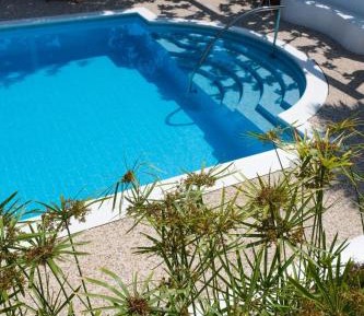 Apartment with Pool View 