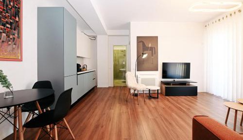 One-Bedroom Apartment with Balcony