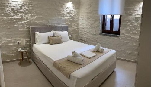 One-Bedroom Apartment with Sea View