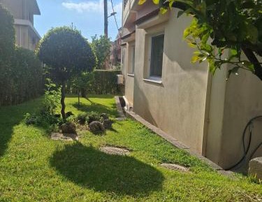 One-Bedroom Apartment with Garden View