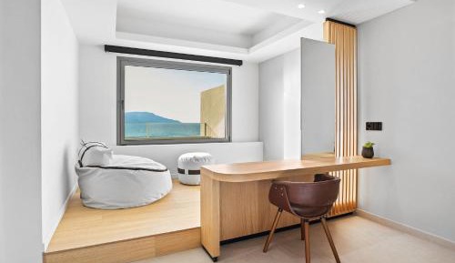 Infinity Suites Swim Up Sea View