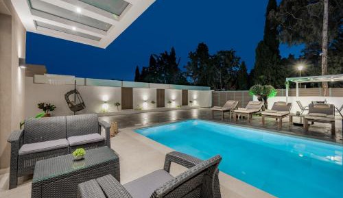 Deluxe Villa